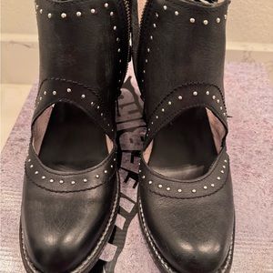 Freebird Desert Black Sz 7